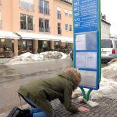 Vor dem MVV-Fahrplan in die Knie gehen
