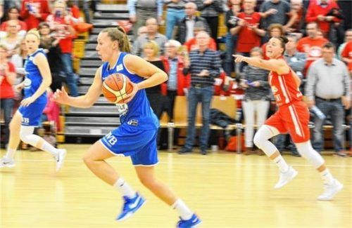 Auf dem Weg nach vorne: Wasserburgs Svenja Brunckhorst. Foto  Hörndl