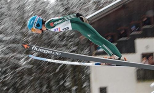 Benedikt Gräbert vom WSV Oberaudorf sprang in Hinterzarten im DSV Schülercup der Klasse S14 auf Platz elf und Rang vier. Foto Lotter