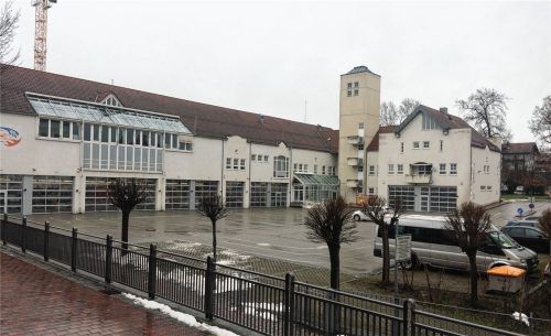 Das Feuerwehrhaus Kolbermoor wird für 8,3 Millionen Euro saniert – die Arbeiten sollen 2021 abgeschlossen sein. Foto Weinzierl