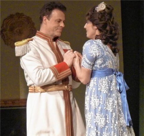 Der Thronfolger und seine Geliebte: Alexej (Martin Fösel) und Sonja (Doris Langara). Fotos fis
