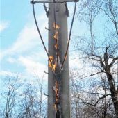 20000 Volt-Hochspannungsleitung brennt – Kraiburg ohne Strom