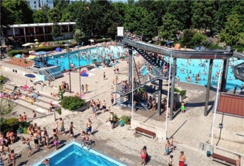 Das Waldbad bleibt am bestehenden Standort und wird saniert. Darüber hat das Jahr 2020 Klarheit gebracht. Das weitere Vorgehen soll ein Realisierungswettbewerb klären.Foto  DLRG