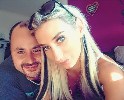 Dürfen Christian und Anna L. alias „Vika Viktoria“ und „Bayernsepp“ in ihrer Mietwohnung in Waldkraiburg weiter Sex-Filme drehen, um im Internet damit Geld zu verdienen? Dafür braucht es die Zustimmung des Bauausschusses auf teilweise Nutzungsänderung des Schlafzimmers. Foto  privat