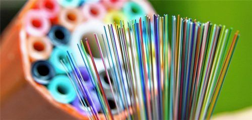 Ein Kabelbündel aus Glasfaserkabeln: In Amerang ist der Gemeinderat mit dem Breitbandausbau unzufrieden. Foto dpa