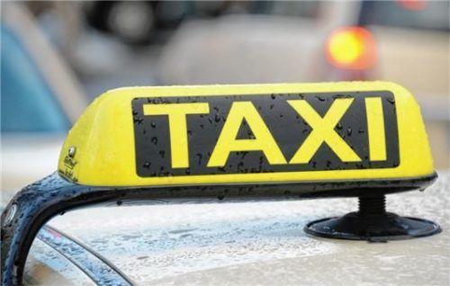 Ein Taxifahrer mit Sanitätsausbildung rettete am Donnerstagnachmittag seinem Fahrgast das Leben.Foto dpa