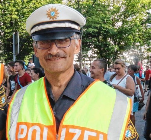 Eine Waldkraiburger Institution geht in Rente: Josef Streck, Verkehrsexperte bei der Polizei Waldkraiburg, nimmt nach 40 Jahren seinen Hut.Foto Stl/Archiv