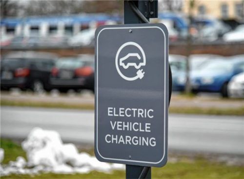 Elektrisch unterwegs im Winter? Richtig vorbereitet kein Problem. Foto  Conny Kurz/Tüv Süd