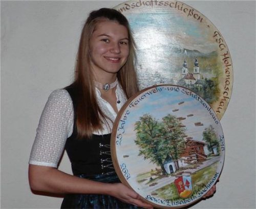 Elisabeth Bachmann gewann die Jubiläumsscheibe zum 25. Geburtstag des Umrathshauser Feuerwehr- und Schützenhauses. Foto reh