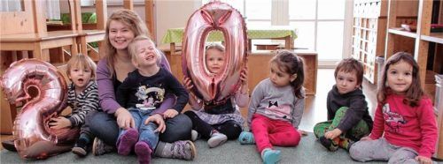 Geburtstag im Doppelpack: Anna F. Zierhut feierte am gleichen Tag ihren 20. wie auch der Kindergarten Burg Sonnenstein in Bad Aibling. Ausgerechnet dort absolviert die junge Frau ihr Freiwilliges Soziales Jahr.Foto Reisner