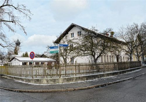 Gegen Pläne, die Grundschule in der Bad Endorfer Ortsmitte mit der Mittelschule in einer neuen Schullandschaft zusammenzufassen, rebelliert die Bürgerinitiative „Schule im Herzen“. Foto Ammelburger