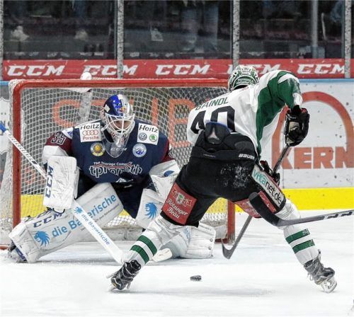 Michael Baindl gestern Abend auf dem Weg zur 1:0-Führung. Foto Volk