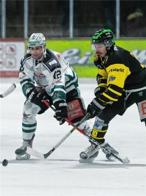 Neuzugang Alexander Höller (links) gelang bei seinem Debüt die Beihilfe zum 1:1-Ausgleich durch Baindl.