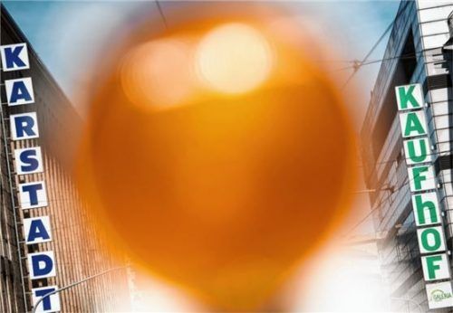 Nicht mehr getrennt, sondern zusammen wollen Karstadt und Kaufhof beim Produkteinkauf agieren. Foto dpa