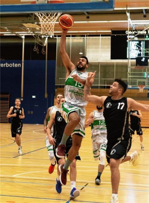 Roberto Malpede war mit zwölf Punkten und acht Rebounds ein entscheidender Faktor im Spiel seiner Mannschaft gegen Jena. Foto Walter