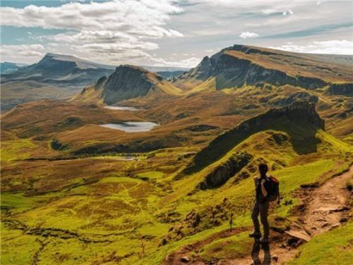 Schottlands raue Natur kann man zum Beispiel auf der Isle of Skye erleben. Foto  Shutterstock / Mattia Querci