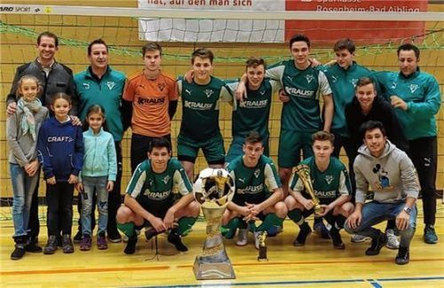 Siegermannschaft des März-Cups 2019: Die U19 des SB/DJK Rosenheim gewann in der Rosenheimer Gabor-Halle im Finale mit 3:2 gegen den SV Wacker Burghausen.
