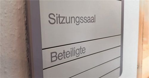 Wegen mehrfacher Körperverletzung muss sich ein Türsteher vor dem Amtsgericht Mühldorf verantworten.Foto vk