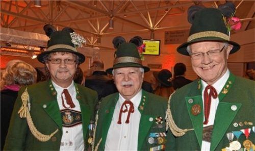 Willi Berger, Sepp Fischbacher und Günter Reichl, Rosenheimer Gebirgsschützen: „Für uns ist es eine Selbstverständlichkeit unseren Verein zu repräsentieren.“