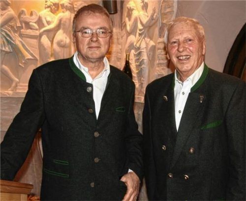 20 Jahre war Hans Reich (rechts) Vorsitzender der Fördervereins Maxhütte Bergen, jetzt übernimmt Felix Egloff. Foto humm