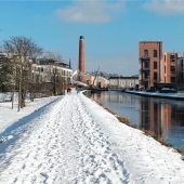 Glitzerndes Schneeparadies für Spaziergänger am Mangfalldamm