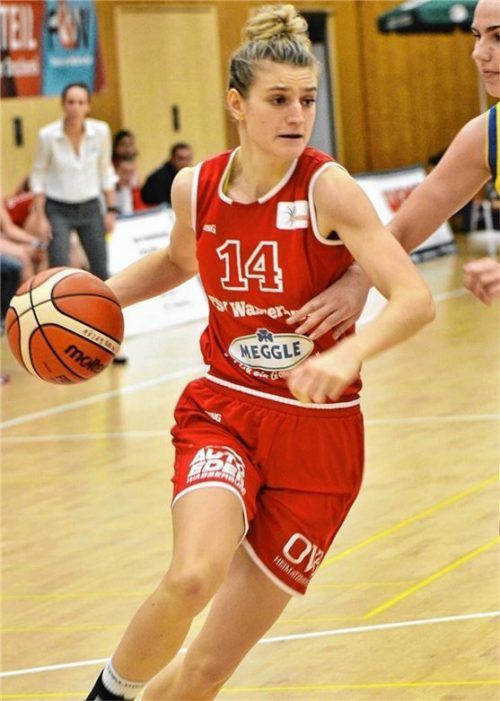 Alina Hartmann will mit Wasserburg einen Derbysieg in Nördlingen feiern. Foto  Hörndl