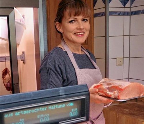 Augen auf beim Fleischkauf: Wo das Produkt herkommt, lesen die Kunden der Metzgerei Maurer in Wasserburg täglich auf dem Display der Kasse. Foto Duczek