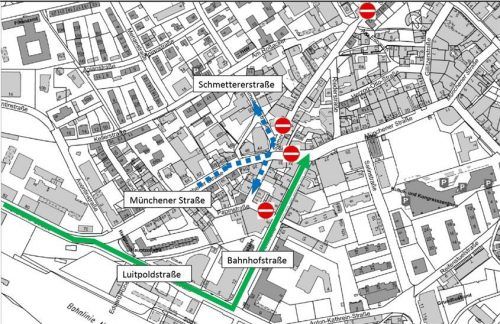 Autofahrer aufgepasst: Wie man am besten durch die Rosenheimer Innenstadt kommt, zeigt der grüne Pfeil. Umleitungsschilder weisen den Weg.Foto Stadt Rosenheim