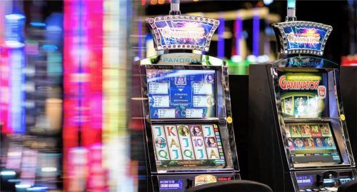 Automaten en masse: Der Bauausschuss der Stadt lehnte einen Spielsalon an der Rosenheimer Straße ab. Foto dpa