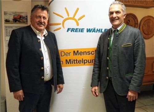 Bei der Landratswahl 2014 noch Kontrahenten, jetzt im Kreistag in einer Fraktion vereint: Josef Baumann (links) und Sepp Hofer.Foto re