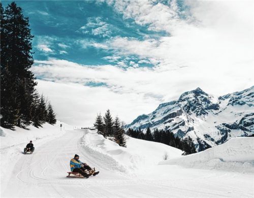 Beim Rodeln auf dem Col de la Croix.
