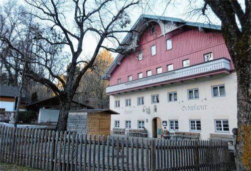Das Ende ist in Sicht: Der Schloßwirt in Brannenburg wird verkauft.Foto Stuffer-Chunphetch