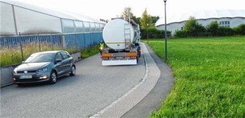 Das Gewerbegebiet Nordstraße entwickelt sich auf grüner Wiese im Osten mit Gewerbehof.
