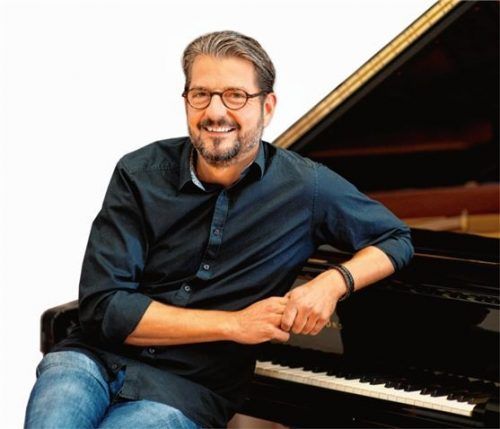 Der Pianist und Entertainer Felix Reuter gastiert am 14. März im Haus der Kultur.Foto  Hamish John Appleby