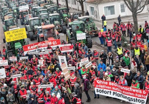 Der Siedlungsverein Kolbermoor schließt sich der Bürgerinitiative „Brenner-Nordzulauf“ an. Jüngst gab es gegen das Vorhaben eine Demonstration in Rosenheim. Foto DPA