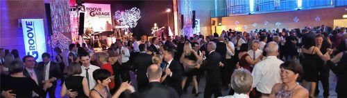 Die Band „Groove Garage“ sorgte für gute Stimmung und eine immer volle Tanzfläche beim Galaball des SV Aschau in der Gemeindehalle. Fotos  hpf