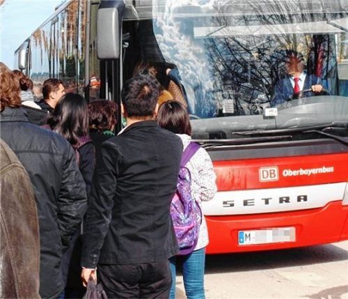 Die bestehende Wendelstein-Ringlinie soll einen Halt in Aising machen, um den Anschluss nach Rosenheim herzustellen. Dieser Wunsch ist jetzt auch aus dem Oberland gekommen. Foto aez