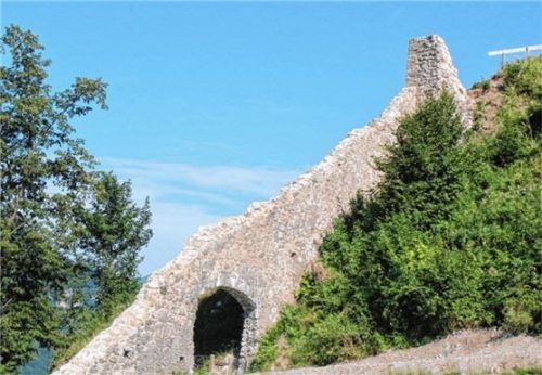 Die Burgruine Falkenstein wird saniert.Foto stv
