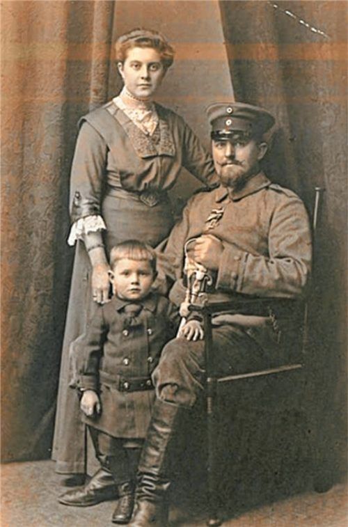 Die Gründer der Eisenwarenhandlung waren Rosa und Constantin Förg. Fotos Schlecker (2), privat (2)