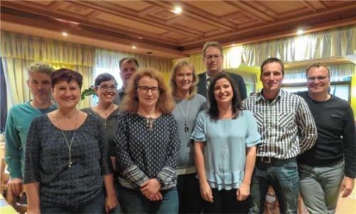 Die neu gewählte Spartenleitung der Piranhas mit (von links) Martin Auer, Monika Steinböck, Natalie Mitterer, Jan Hoffmann, Franziska Huber, Astrid Hoffmann, Kai Röpke, Alexandra Reisegast und Volker Lutsch.Foto  rath