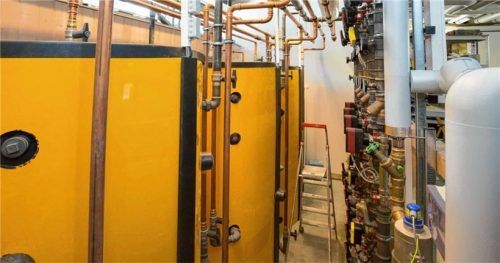 Die Ölheizung der Turnhalle wurde gegen eine moderne Pelletsheizung ausgetauscht. Foto  berger