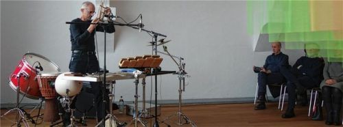 Ein beeindruckendes Instrumentarium hatte Bernhard Breitung mit dabei. Foto Friedrich