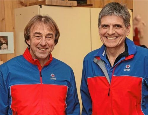 Erster Gratulant: Bergwacht-Regionalleiter Dr. Klaus Burger (rechts) freut sich über die Wahl von Michael Holzner als neuen stellvertretenden Regionalleiter.Foto Bergwacht