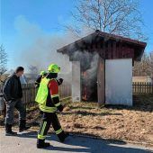 Trafohäuschen in Flammen