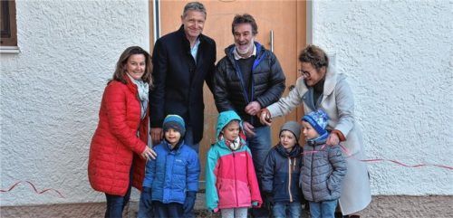 Groß war die Freude bei allen Beteiligten: Im Kinderhaus Hotzenplotz haben die Zwergerl nun mehr Platz zum Spielen und Toben.Foto schlecker