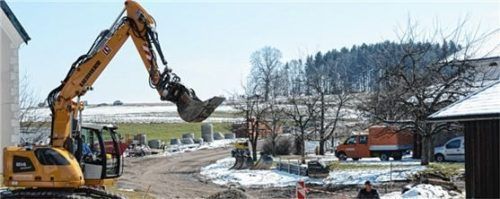 Kanalarbeiten in Teisenham.Foto tn