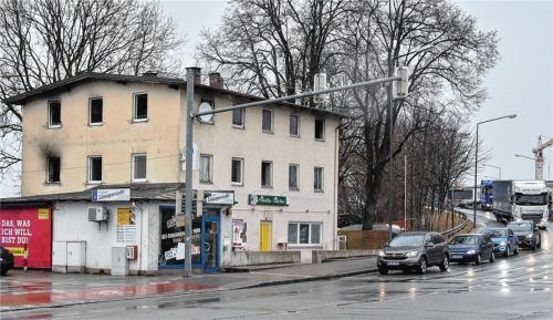 Keine Toplage und jetzt auch nicht mehr nutzbar: das Brandhaus an der Äußeren Münchener Straße. Fotos Schlecker