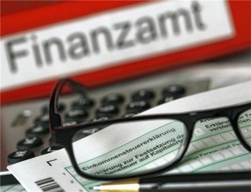 Kompetentes Wissen hilft, die Steuerklärung richtig auszufüllen und Steuern zu sparen. Foto dpa