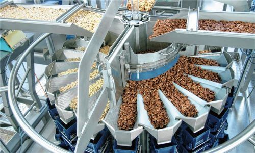 Mehrkopfwaagen sind Hightech-Geräte, die in rasender Geschwindigkeit Rohstoffe zählen, mischen, dosieren und wiegen können.Fotos vk