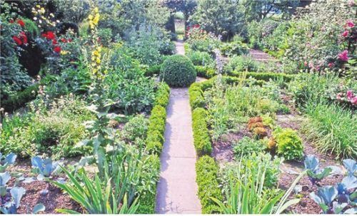 Sichtachsen, die auf einen Punkt hinleiten, verleihen einem Garten optische Tiefe und Großzügigkeit. Foto Dpa /Nickig